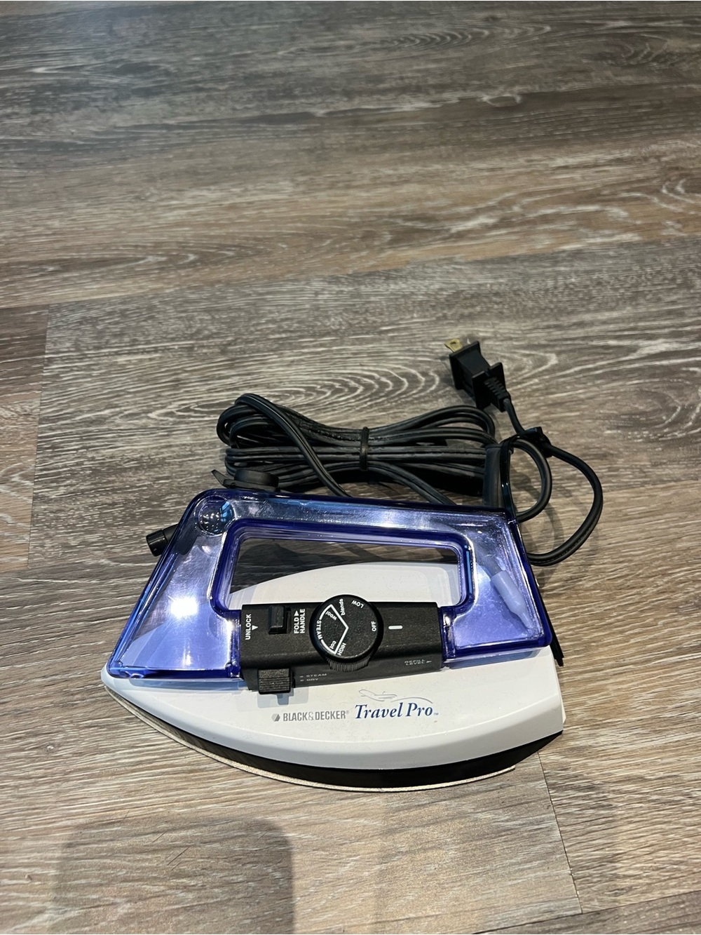 Black & Decker Travel Pro Compact Iron - Purple & White